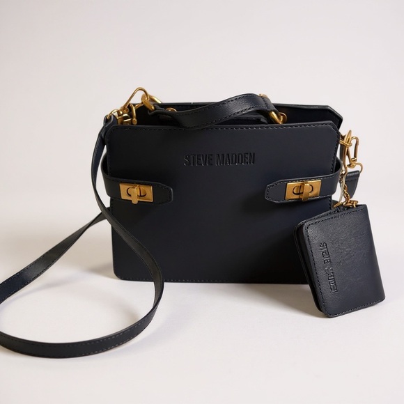 Steve Madden Handbags - NWT Steve Madden Navy Leather Crossbody
